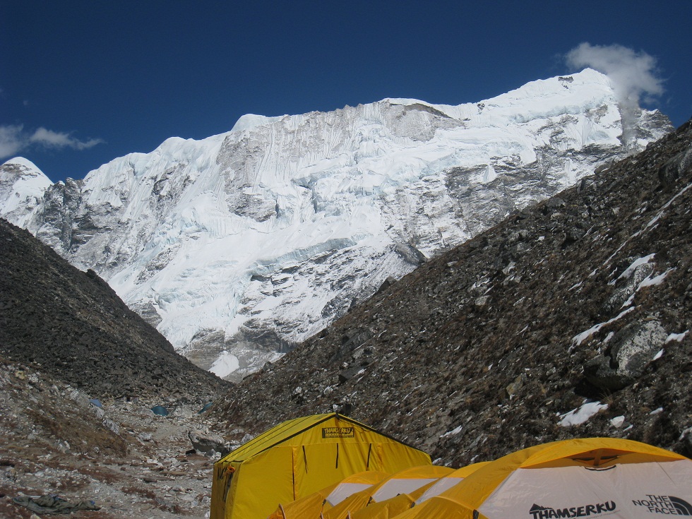 0.%20Imja%20Tse%20Base%20Camp.jpg