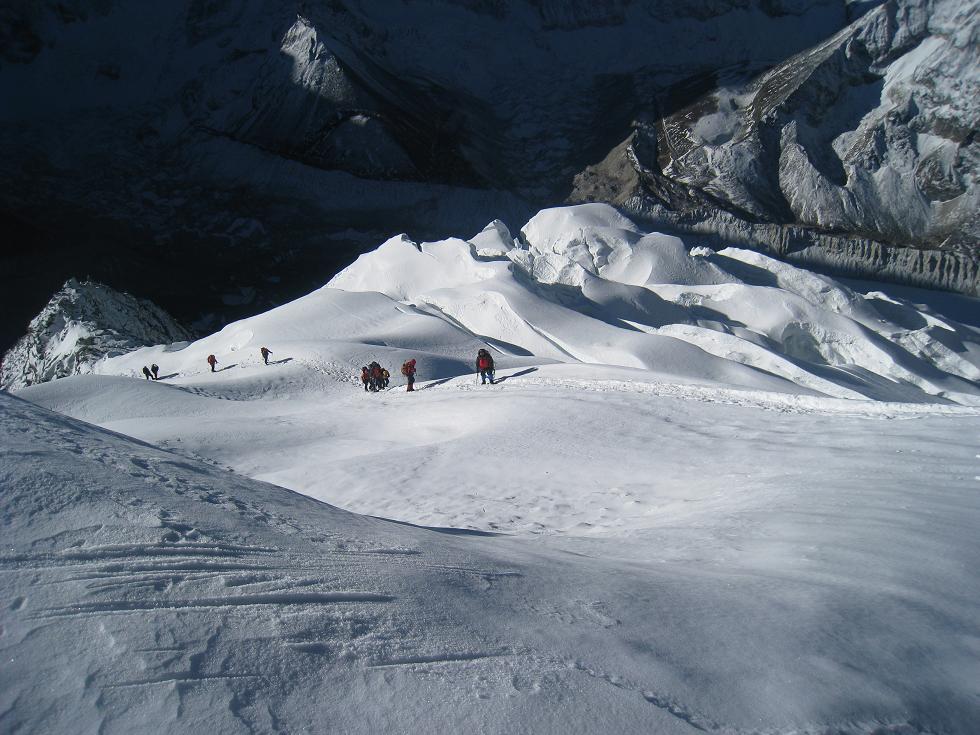 2.%20Imja%20Tse%20Snowline%20-%20%204.2.2011.JPG