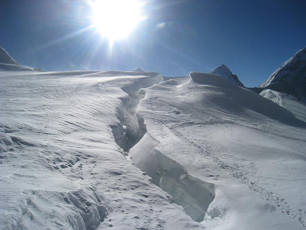 4.%20%20Imja%20Tse%20%20Crevasse%20-%204.2.2011.JPG