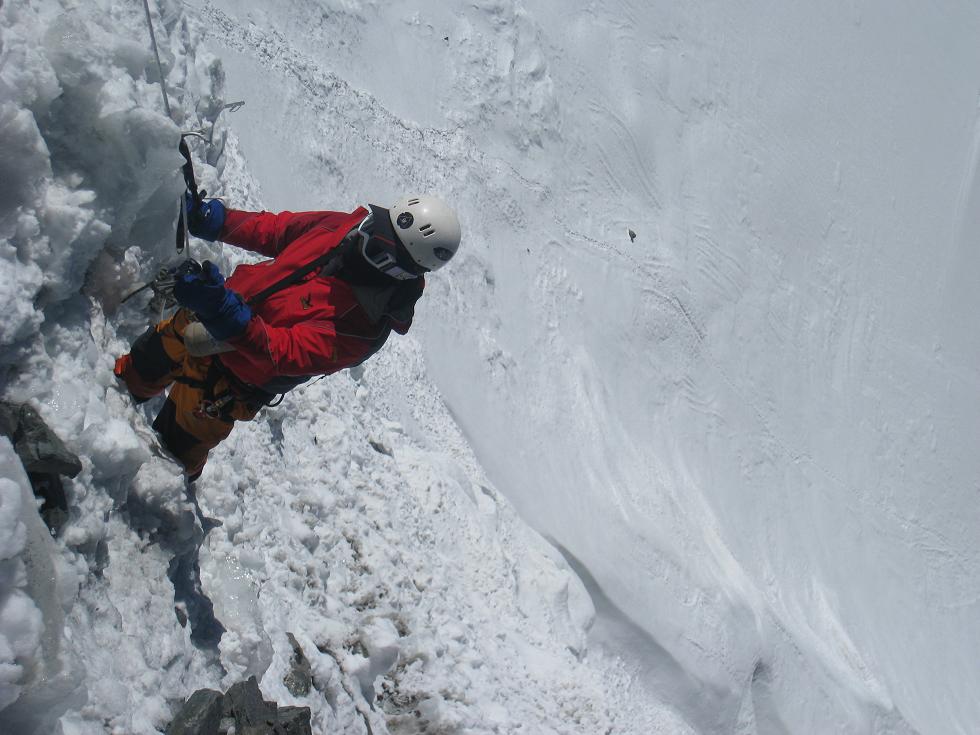 5.%20Imja%20Tse%20Ice%20wall%20climbing%20%20-%204.2.2011.JPG